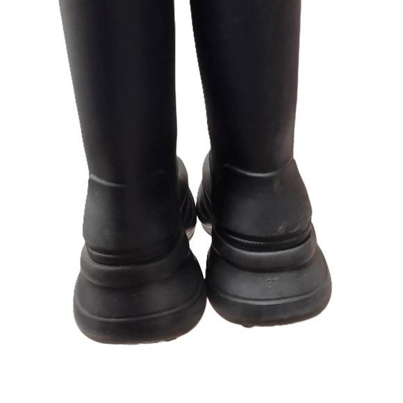 BALENCIAGA pre-loved women's luxury designer boots - Picture 4 of 5